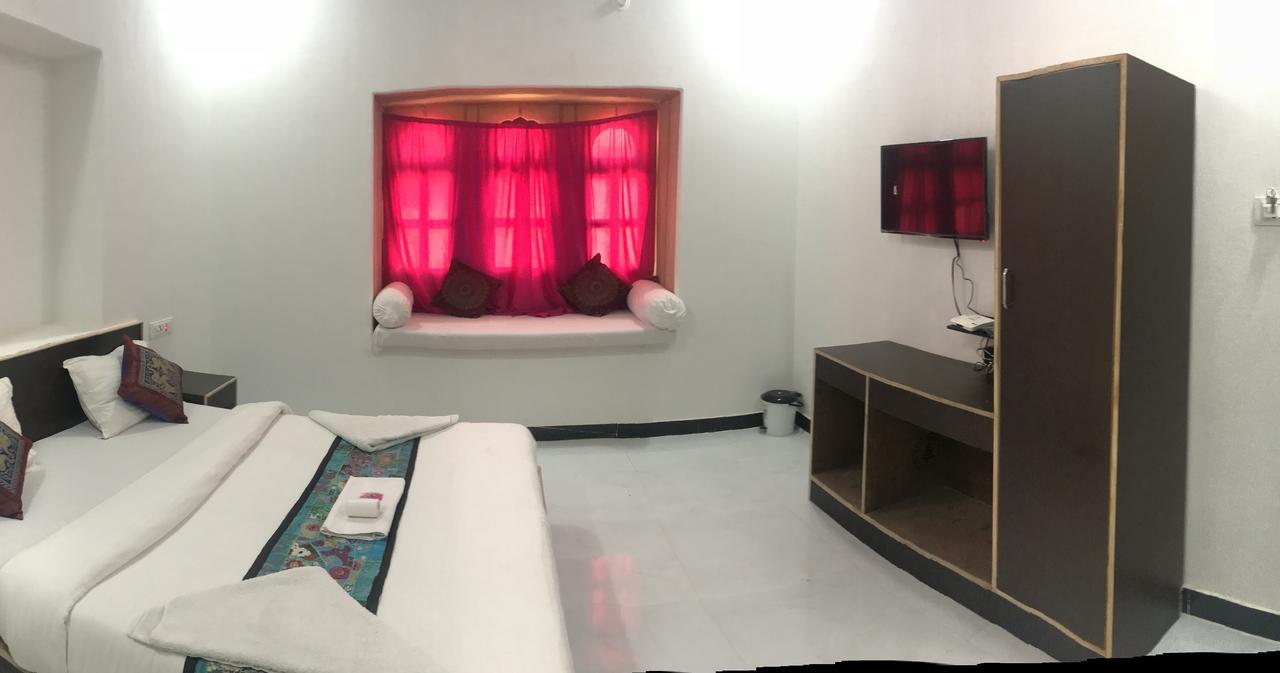 Tofu Hotel & Safari ジャイサルメール エクステリア 写真